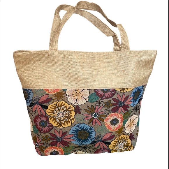 Bags made of Native materials - Picture 1 of 6